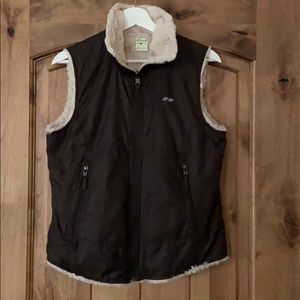 Reversible Koppen vest with pockets.